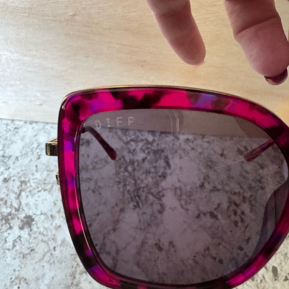 DIFF sunglasses like new - Picture 5 of 7
